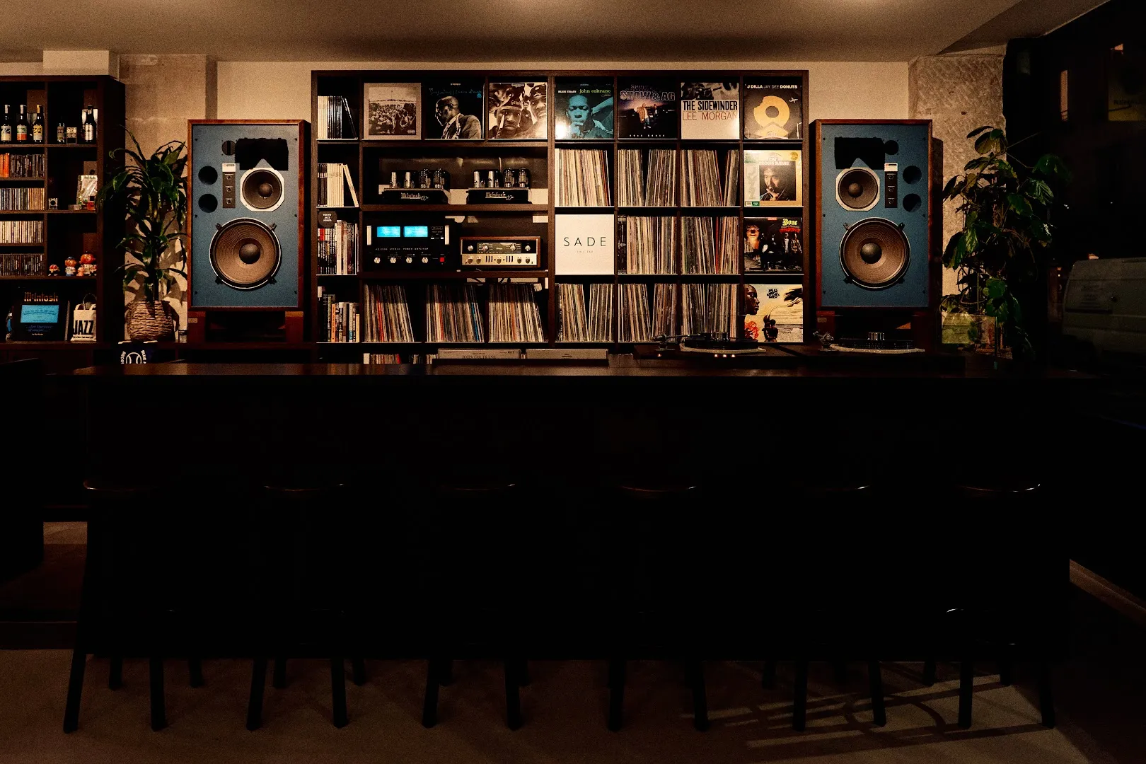 NOTRE DAME Music Bar